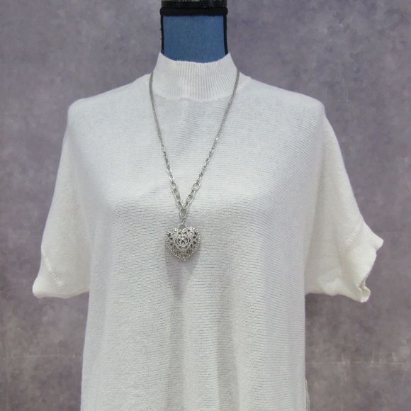 NEW Elle Marshmallow Off White Ruffled Sweater L - Picture 2 of 6